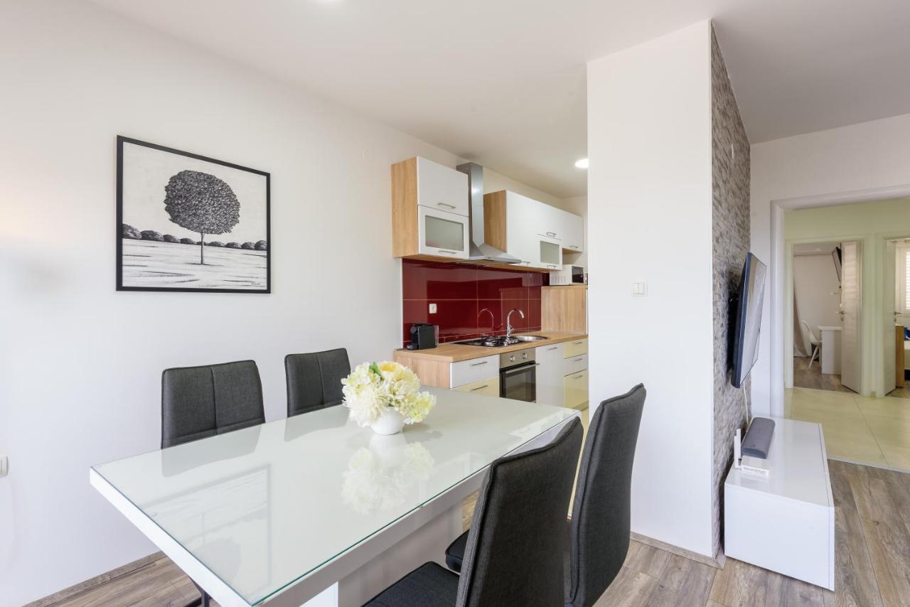 Apartment Tina Ploce  Kültér fotó